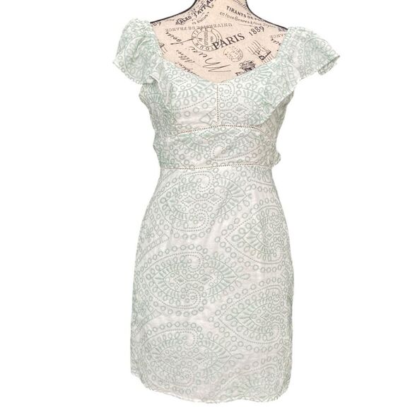 MINKPINK Ruffled Off-Shoulder Embroidered Patterned Mini Dress in Size XS - Picture 1 of 10